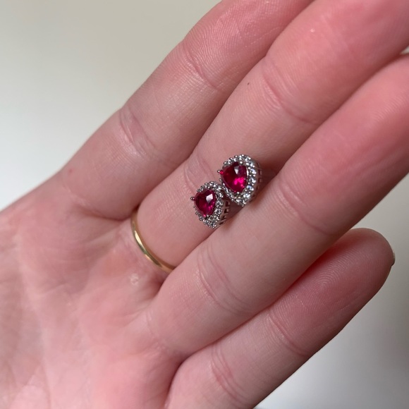 Heart shaped ruby and sterling silver earrings - Picture 5 of 16